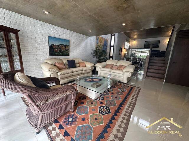 #887 - Casa em condomínio para Venda em Santana de Parnaíba - SP