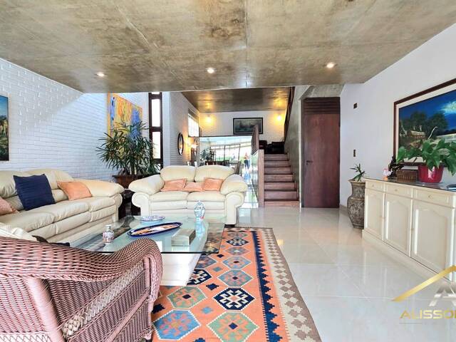 #887 - Casa em condomínio para Venda em Santana de Parnaíba - SP