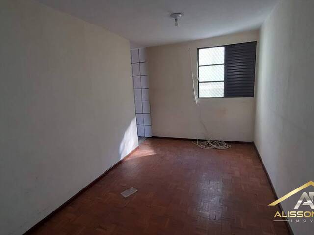 #956 - Apartamento para Venda em Carapicuíba - SP
