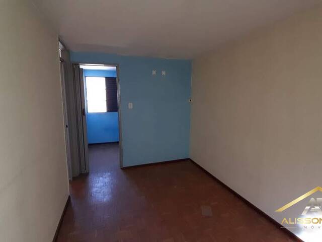 #956 - Apartamento para Venda em Carapicuíba - SP