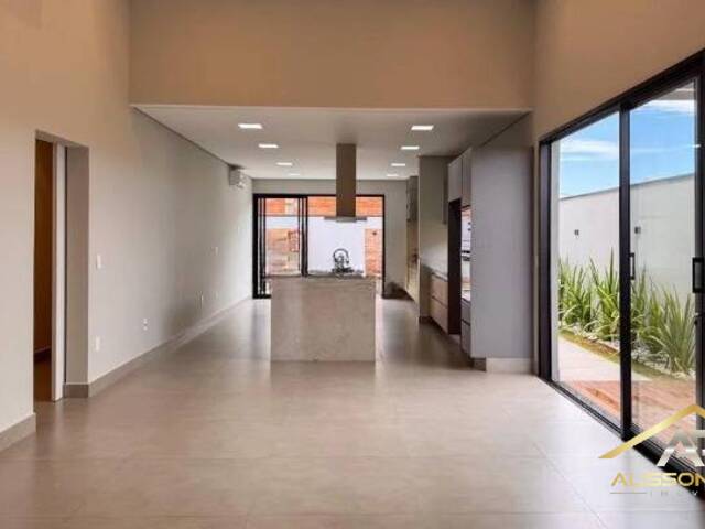 #967 - Casa em condomínio para Venda em Campinas - SP