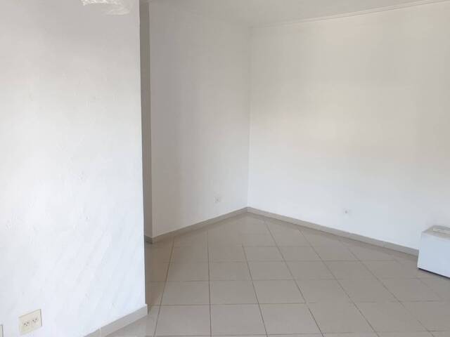 #988 - Apartamento para Venda em Cotia - SP