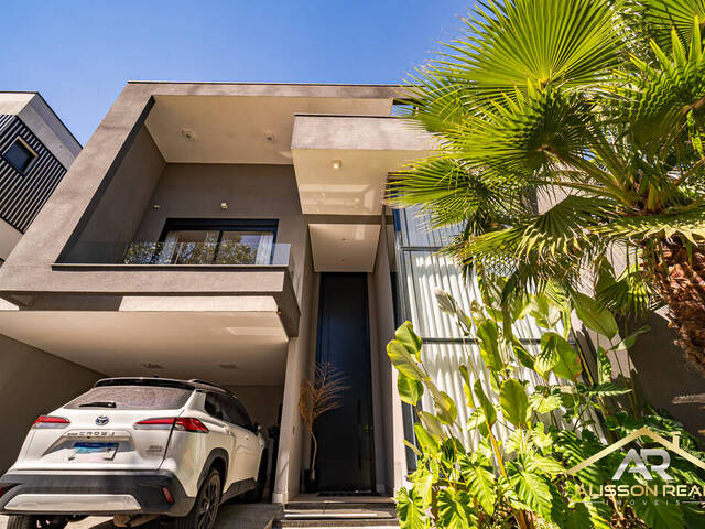#1126 - Casa em condomínio para Venda em Santana de Parnaíba - SP