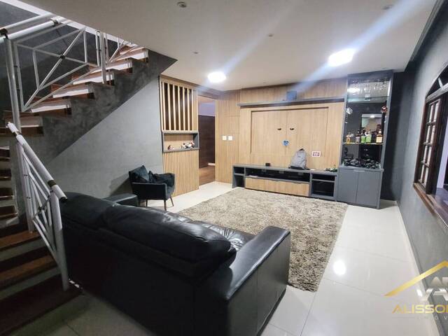 Sobrado para Venda em Osasco - 2